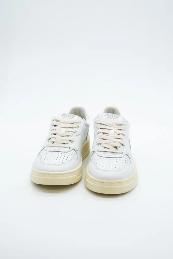 AUTRY MEDALIST LOW SNEAKER WOM AULW LL64