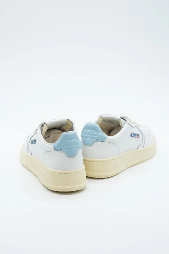 AUTRY MEDALIST LOW SNEAKER WOM AULW LL64