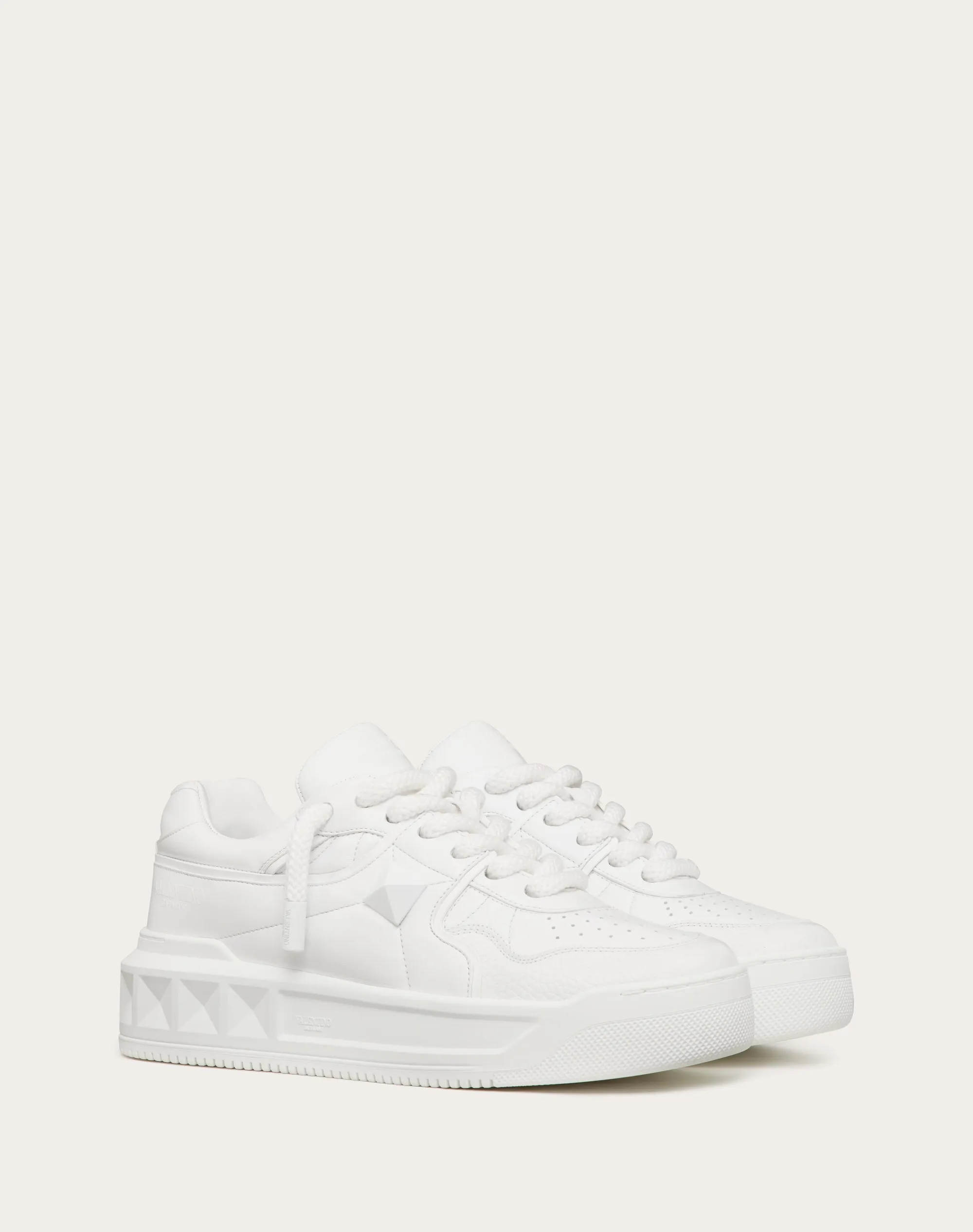 SNEAKER LOW-TOP ONE STUD XL IN NAPPA